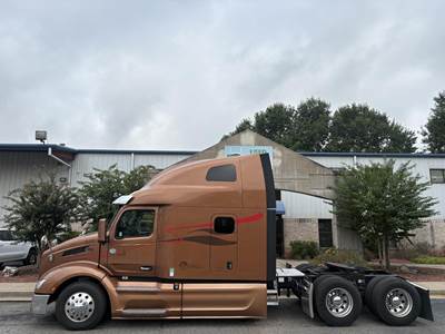 Peterbilt 579 Sleeper Semi Truck - Raised Roof Sleeper, Paccar 510HP, 12 Speed Amt
