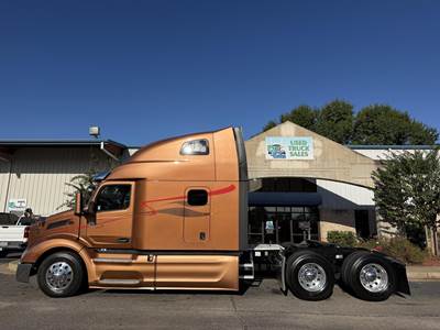 Peterbilt 579 Sleeper Semi Truck - Raised Roof Sleeper, Paccar 510HP, 12 Speed Amt