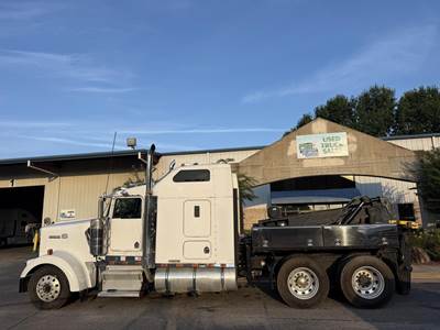 Kenworth W900B Tandem Axle Wrecker Tow Truck - Caterpillar, 490HP, 13 Speed Manual