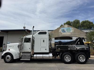 Kenworth W900B Tandem Axle Wrecker Tow Truck - Caterpillar, 490HP, 13 Speed Manual