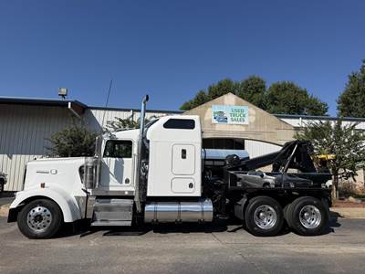 Kenworth W900B Tandem Axle Wrecker Tow Truck - Caterpillar, 490HP, 13 Speed Manual