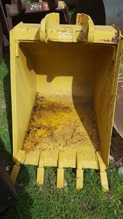 30" Digging Bucket Case 590