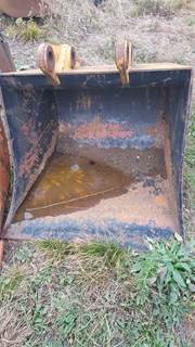 44" bucket, 18" ear width to fit excavators