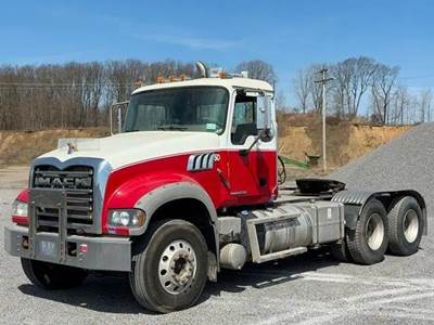 2015 Mack Granite GU713 Tandem Axle Truck Tractor