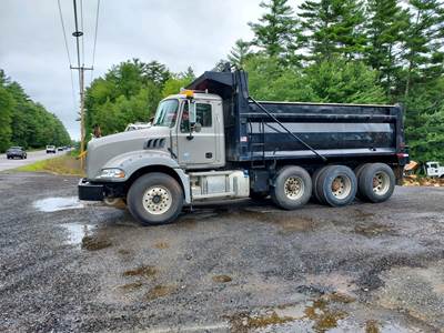 2015 Mack GU813 8x4 Tri-Axle Dump Truck