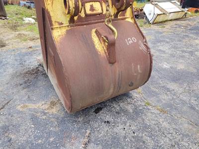 Caterpillar 36" Excavator Bucket for 318BL, 320B, 320C, 320D