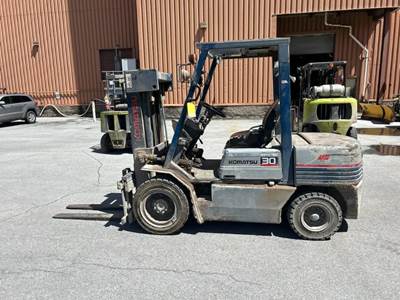 Komatsu FD30VT11 Forklift