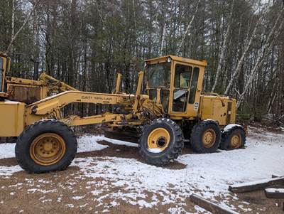 Caterpillar 130G Motor Grader (needs motor)