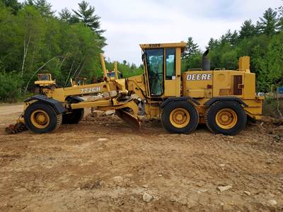 2000 John Deere 772CH Motor Grader, sold AS-IS