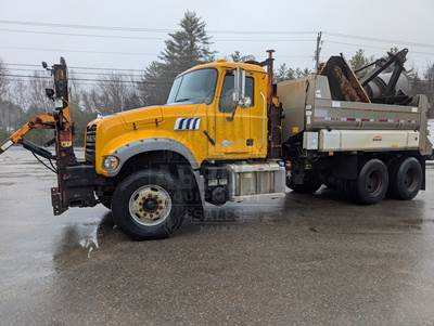 2013 Mack GU713 Plow/Dump Truck