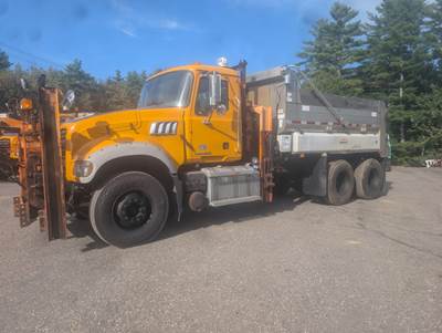 2013 Mack GU713 Plow/Dump Truck