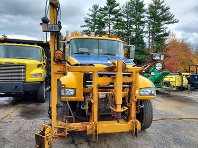 2013 Mack GU713 Plow/Dump Truck