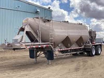 Fruehauf Tank Trailer