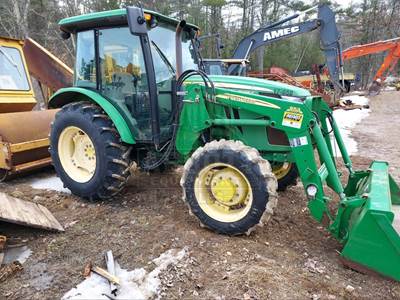 2015 John Deere 5085E Tractor