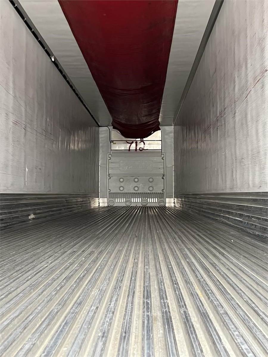 2015 UTILITY 3000R 53 ft Reefer Trailer Sliding Axle, Swing Door