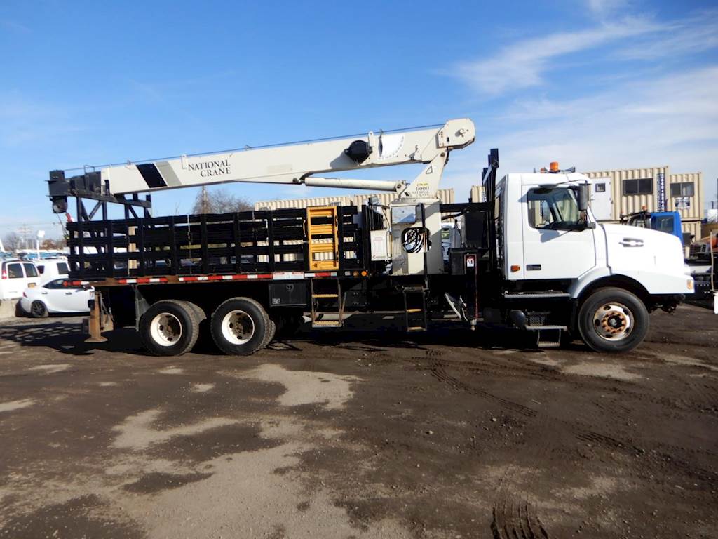 2007 Volvo VHD144F300 20Ton Crane Truck National 680H Crane For Sale