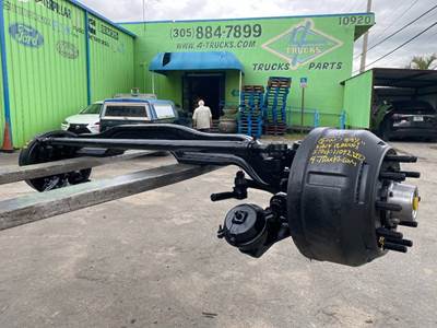 2010 Mack 18.000LBS Front Axle Assembly