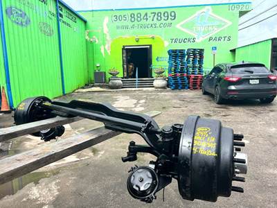 2010 Mack 18.000LBS Front Axle Assembly