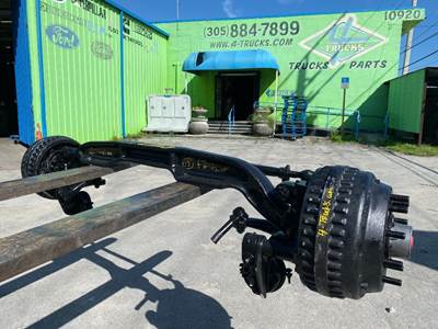 2013 Spicer Front Axle Assembly