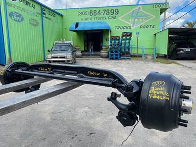 2011 Spicer 18.000LBS Front Axle Assembly