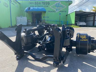 2013 Spicer S23-190 Front Axle Assembly