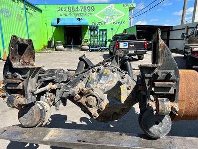 2014 Spicer S23-190 Front Axle Assembly