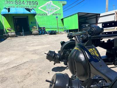 2000 Eaton RS461 Axle Housing