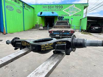 1980 Mack 38.000LBS Axle Housing