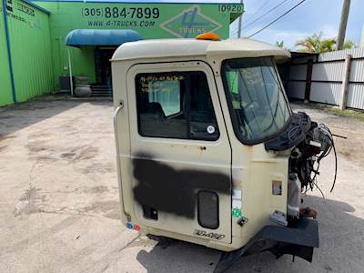1998 Mack CH613 Cab Mount