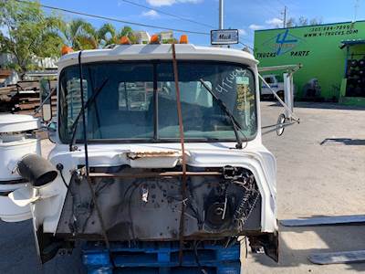 1992 Mack RD688S Cab Mount