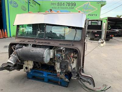 2000 Freightliner FLD112 Cab Assembly