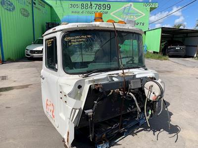 2000 Mack RD688S Cab Assembly