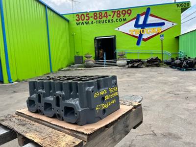 1997 Mack E7 Cylinder Head