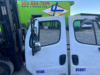 2005 Freightliner M2 Door