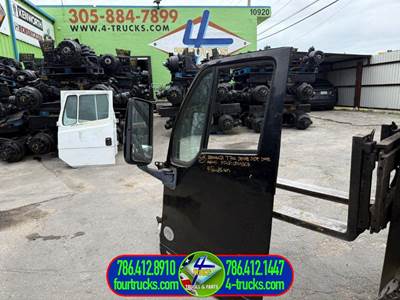 2013 Kenworth T700 Door