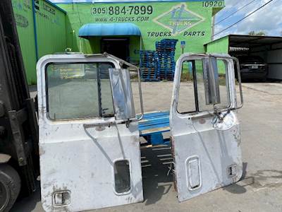 2001 Mack CH613 Door