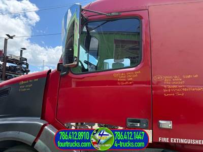 2007 Volvo VNL Door