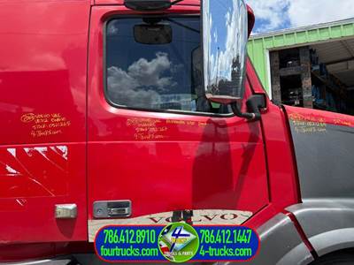 2007 Volvo VNL Door