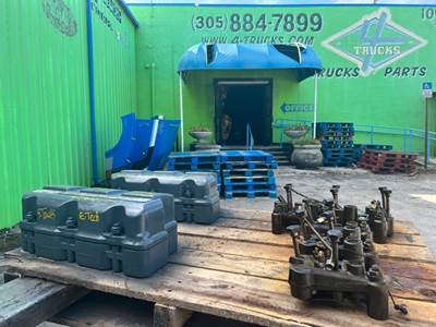 2000 Mack 690 Engine Brake