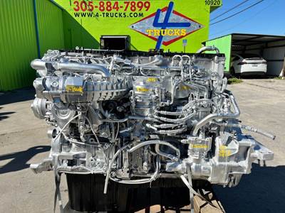 2015 Detroit DD15 Engine