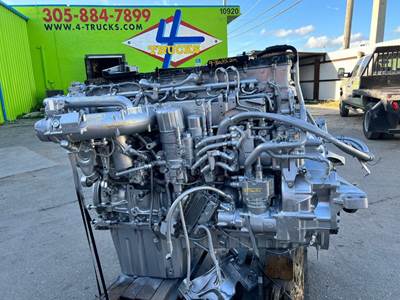 2013 Detroit DD15 Engine