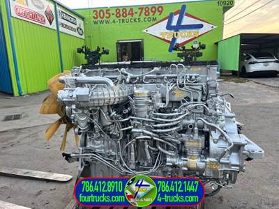 2015 Detroit DD15 Engine