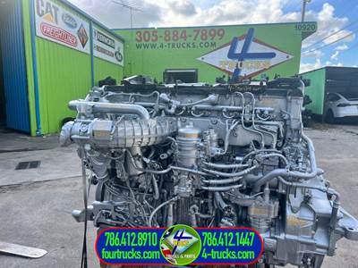 2015 Detroit DD15 Engine