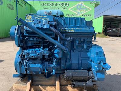 2000 International DT466E Engine