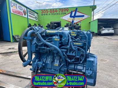 2005 International DT466E Engine
