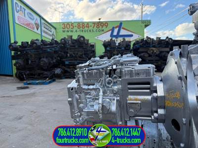 1998 Kawasaki K5V80DTP Engine