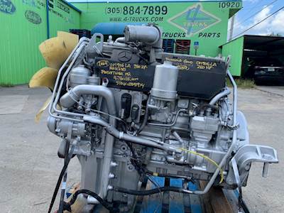 2004 Mercedes-Benz OM906LA Engine