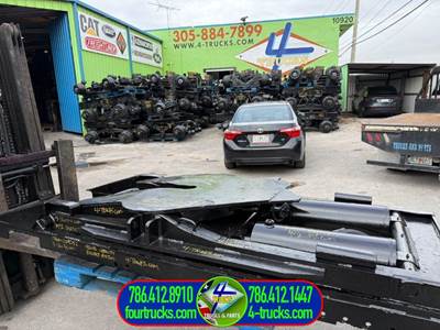 2006 BARTLETT M92 DOUBLE PISTON Fifth Wheel