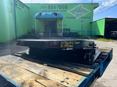 2010 Fontaine SLTPL7000 Fifth Wheel