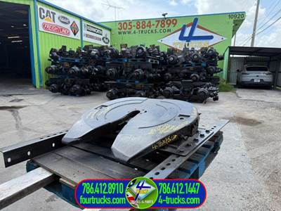 2018 Jost JSK37 Fifth Wheel